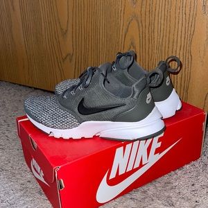 Military Green Presto Fly Se